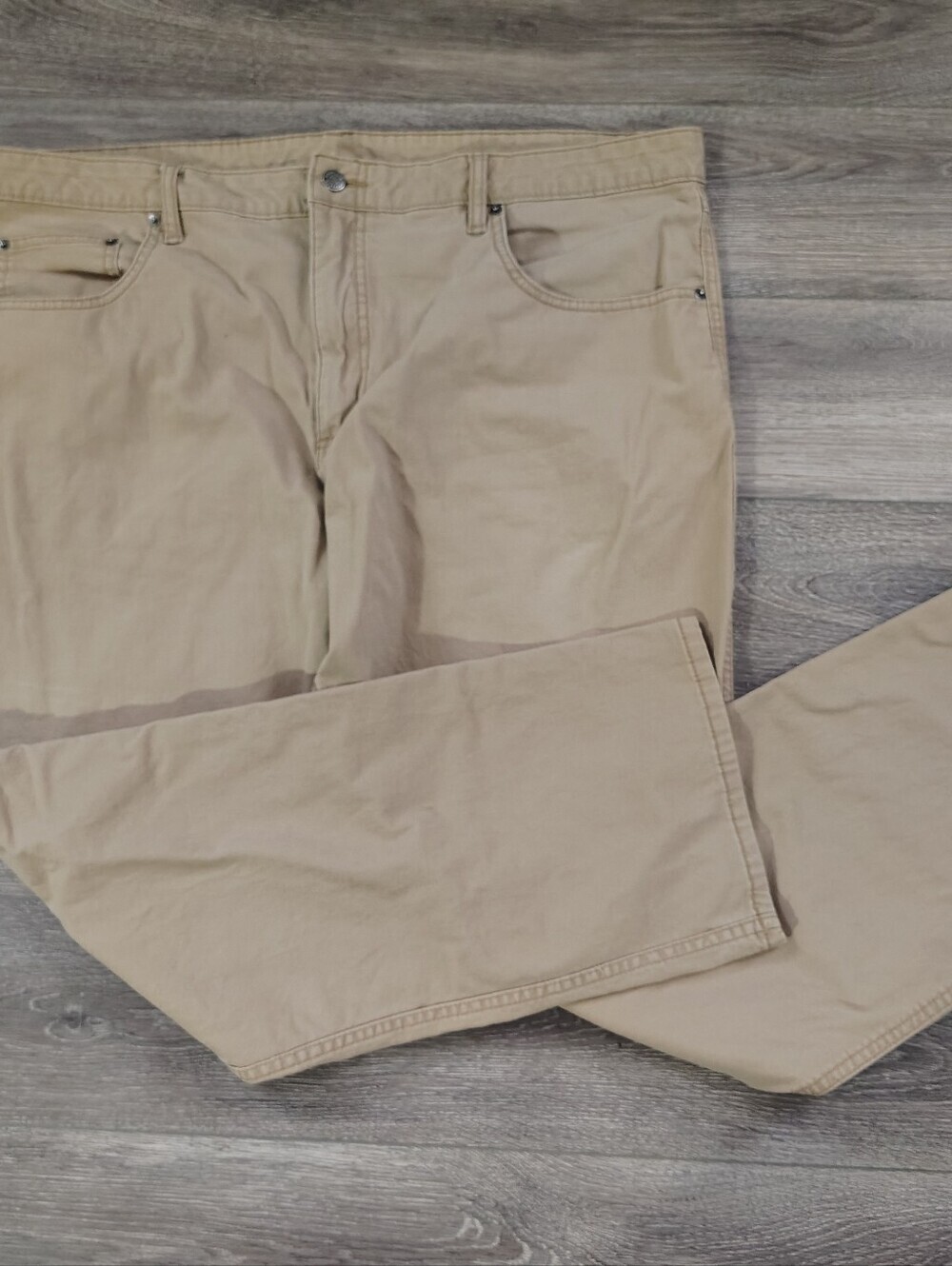 Magellan Outdoors Men's Tan  Relaxed Fit Jeans 42 X 31